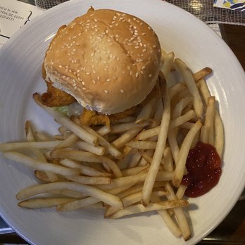 Exiles Bar - Chicken Sandwich - Comfort Food Near Me - Washington, DC, District of Columbia