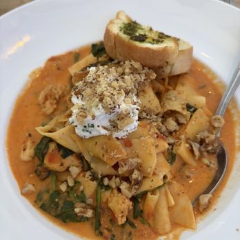VAS Kouzina - Chicken Spanaki. Excellent!! - Greek Near Me - Roswell, Georgia