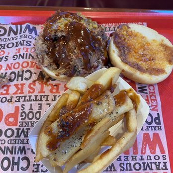 Full Moon Bar-B-Que - Mushy pulled pork and undercooked fries - Barbeque Near Me - Dothan, Alabama Full Moon Bar-B-Que - Mushy pulled pork and undercooked fries - Barbeque Near Me - Dothan, Alabama