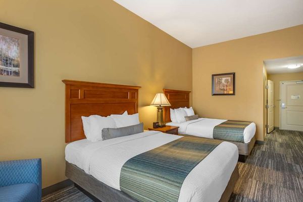 Best Western Plus University Park Inn & Suites by null