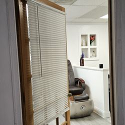 Le Arai Beauty & Barber Academy - 10/11/23 A new look to the business.