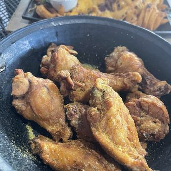 Billy's Tavern - Lemon pepper wing - Pubs Near Me - Davie, Florida