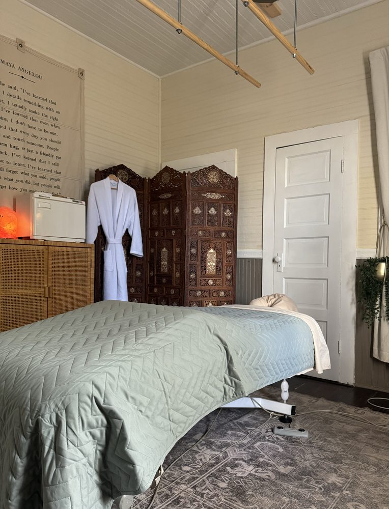 Urban Zen Bodywork Logo