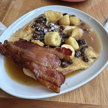 Ruby Slipper Pensacola - Bananas Foster Pain Perdu - Breakfast & Brunch Near Me - Pensacola, Florida Ruby Slipper Pensacola - Bananas Foster Pain Perdu - Breakfast & Brunch Near Me - Pensacola, Florida