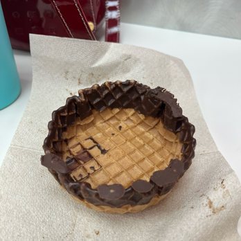 Baskin-Robbins - Who doesn't want a chocolate covered waffle bowl? - Ice Cream & Frozen Yogurt Near Me - Las Vegas, Nevada Baskin-Robbins - Who doesn't want a chocolate covered waffle bowl? - Ice Cream & Frozen Yogurt Near Me - Las Vegas, Nevada