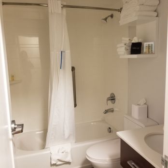Hampton Inn Portland/Clackamas - Not a lot of counter space - Hotels Near Me - Clackamas, Oregon Hampton Inn Portland/Clackamas - Not a lot of counter space - Hotels Near Me - Clackamas, Oregon
