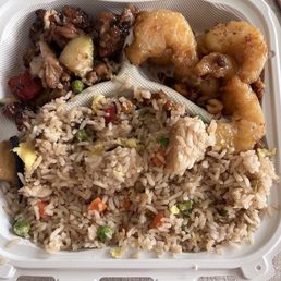 The kung pao chicken and rice tasted sour and overdue. The kung pao chicken and rice tasted sour and overdue.