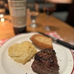 BLOCK HOUSE Elisenhof - Filet with Potatoes Gratin and bread