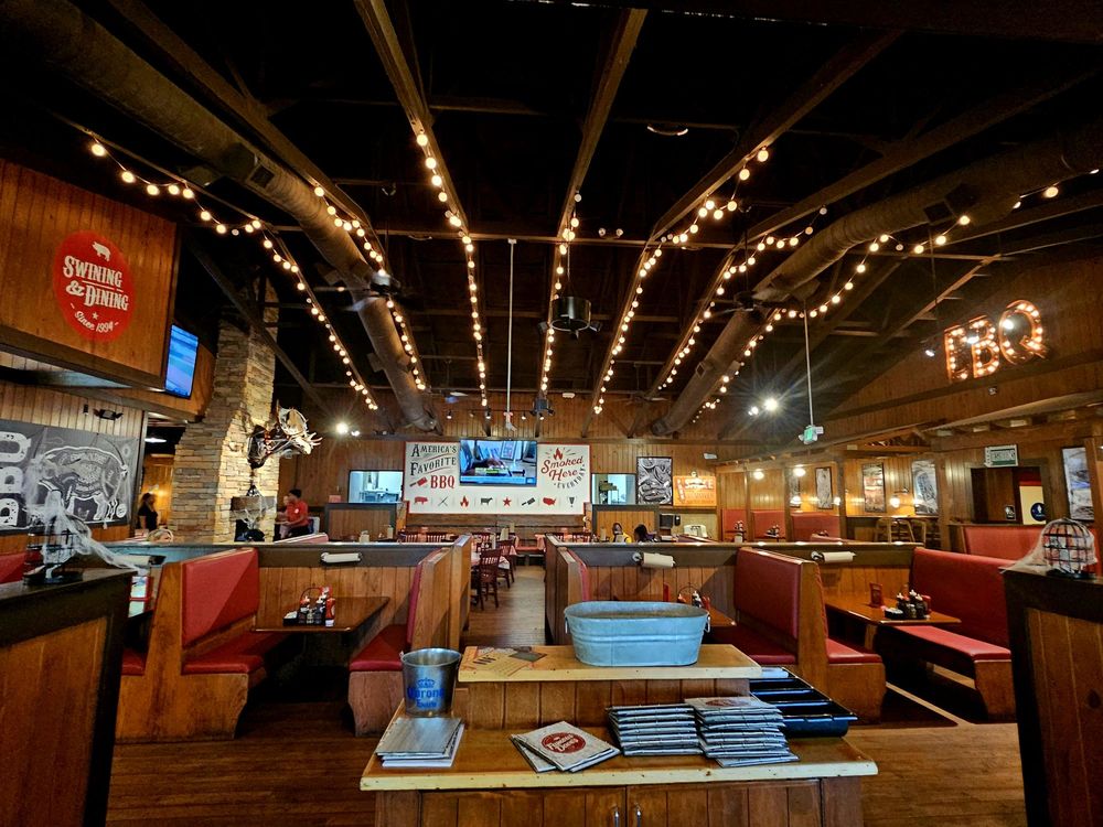 Famous Dave's - Long Beach