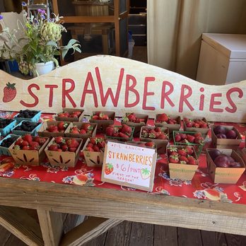 Pie Ranch - Strawberries - Farmers Market Near Me - Pescadero, California Pie Ranch - Strawberries - Farmers Market Near Me - Pescadero, California