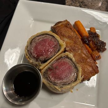 Flank Bar and Char - Beef Wellington - Steakhouses Near Me - Hutchinson, Minnesota Flank Bar and Char - Beef Wellington - Steakhouses Near Me - Hutchinson, Minnesota