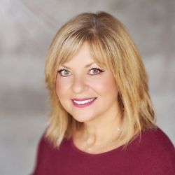 Keisha Gallegos, Intuitive Coach & Medium