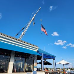 The Landing Restaurant - Local Seaside restaurant