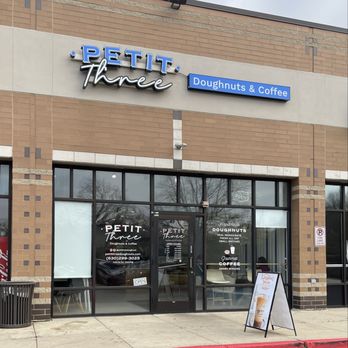 Petit Three Doughnuts - Donuts Near Me - Aurora, Illinois