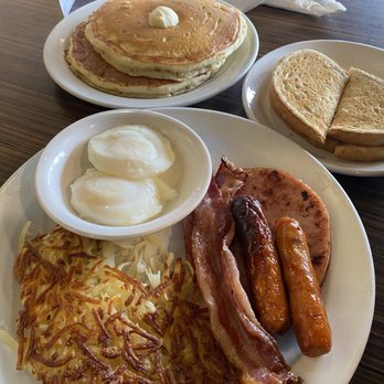 Denny's Restaurant King George Blvd - Diners Near Me - Surrey, British Columbia