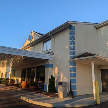Surestay Plus By Best Western Reading North - Front entry - Hotels Near Me - Reading, Pennsylvania Surestay Plus By Best Western Reading North - Front entry - Hotels Near Me - Reading, Pennsylvania
