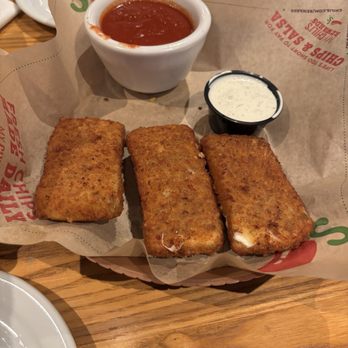 Chili's - New mozzarella sticks are great!!!! Lots of cheese and is a must try! - American Near Me - Peoria, Arizona