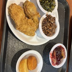 Goldens On the Square - Fried chicken boneless breast and bone-in drumstick; crowder peas, collard greens; cornbread muffins; blackberry cobbler