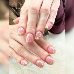 Lee Nails