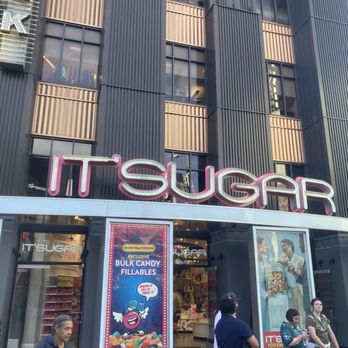 IT'SUGAR - Candy Stores Near Me - Universal City, California