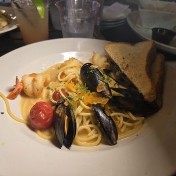 Avenue Kitchen & Bar - New American Near Me - Baltimore, Maryland