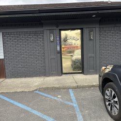 Goldleaf Cannabis - The front door of Goldleaf Cannabis. Push the button to get in.