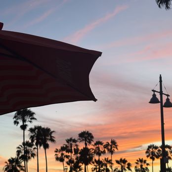 Venice Beach Bar & Kitchen - Dive Bars Near Me - Venice, California Venice Beach Bar & Kitchen - Dive Bars Near Me - Venice, California