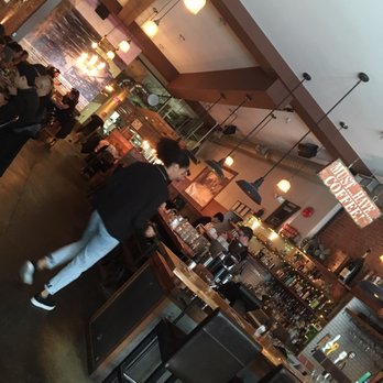 Catch 122 - Decor - Breakfast & Brunch Near Me - North Vancouver, British Columbia Catch 122 - Decor - Breakfast & Brunch Near Me - North Vancouver, British Columbia