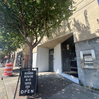 Gneiss Sounds - Vinyl Records Near Me - Houston, Texas