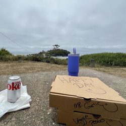 Itza Pizza - Pizza with a view! Took our lunch over to Battery Point Vista Area and it was pretty perfect.