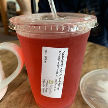 Selah Tea Cafe - Arnold Palmer - Coffee & Tea Near Me - Waterville, Maine