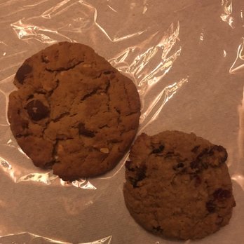 Safeway - Left - Peanut Chocolate Chunk Right - Oatmeal Craisin (wrong size) - Grocery Near Me - Renton, Washington