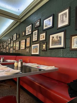 Iaria's Italian Restaurant by null
