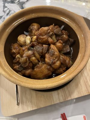 1983 Chinese Cuisine Restaurant by null