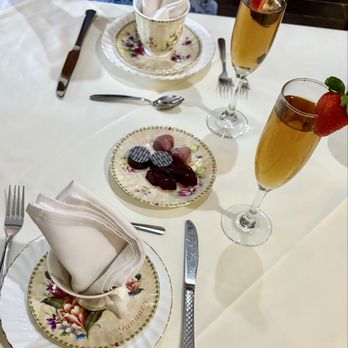 Chado Tea Room - Rasberry tea with fresh strawberries - Tea Rooms Near Me - Pasadena, California