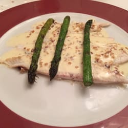 Filetes de lenguado con trigueros y salsa de almendras . Sabrosísimo!!!!!