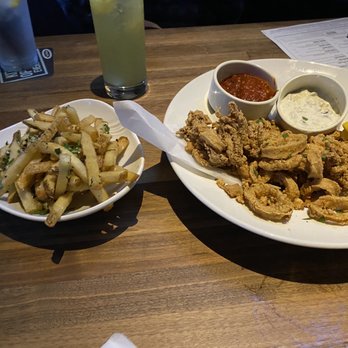 Yard House - New American Near Me - Concord, California