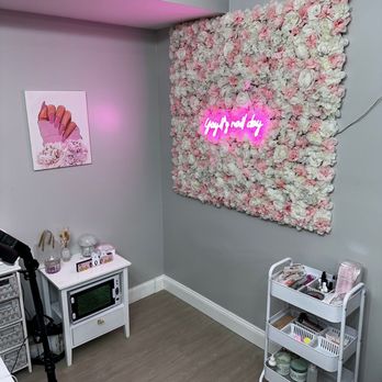 La More Beauty Lounge - Hair Salons Near Me - Lynn, Massachusetts La More Beauty Lounge - Hair Salons Near Me - Lynn, Massachusetts