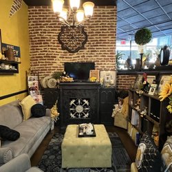 Bumblebee Blooms Flower Boutique