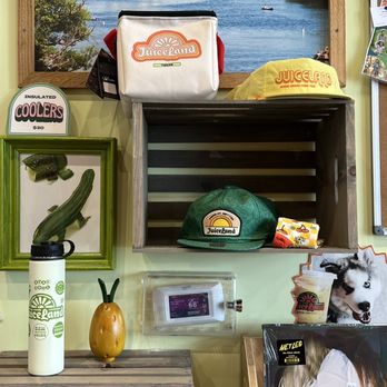 JuiceLand  - Getting an açaí smoothie bowl - Juice Bars & Smoothies Near Me - Bellaire, Texas
