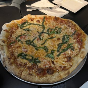 Chatty's Pizzeria - NYC style tomato basil pizza - Pizza Near Me - Bay Village, Ohio Chatty's Pizzeria - NYC style tomato basil pizza - Pizza Near Me - Bay Village, Ohio