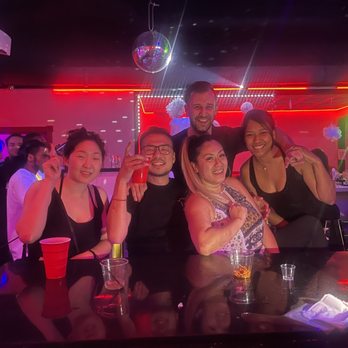 RED Lounge - Chicken Wings Near Me - Duluth, Georgia