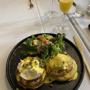 Ivory House - Crab Cake Benedict - Cocktail Bars Near Me - Cincinnati, Ohio
