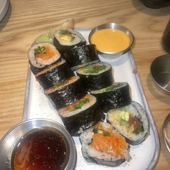 Sushi-San Lincoln Park - Bars Near Me - Chicago, Illinois