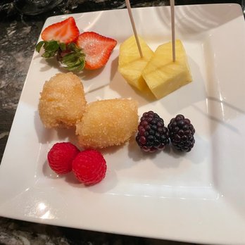 BlueFin Restaurant - Fruit plate - Sushi Bars Near Me - East Norriton, Pennsylvania