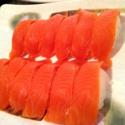 Oya Japanese Restaurant - Salmon nigiri!