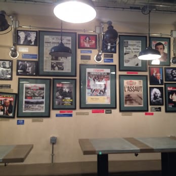 Bagelstein - Décoration : Affiche de presse + citations - Bagels Near Me - Toulouse, 31