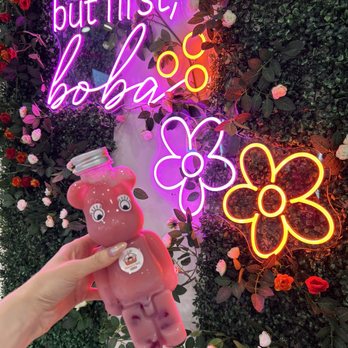 Hana's Roulettea - got a dragonfruit hibiscus drink and it was in a teddy bear cup!! - Bubble Tea Near Me - Markham, Ontario