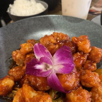 Zen Dumpling - General Tso's chicken - Soup Near Me - Jacksonville, Florida