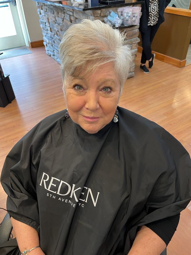 BLADERUNNER HAIR NAIL & SKIN Updated September 2024 49 Photos & 23